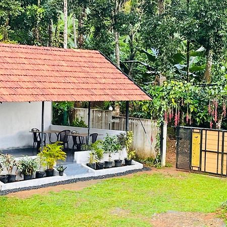 Partho Home Stay Padinjarathara Exterior photo